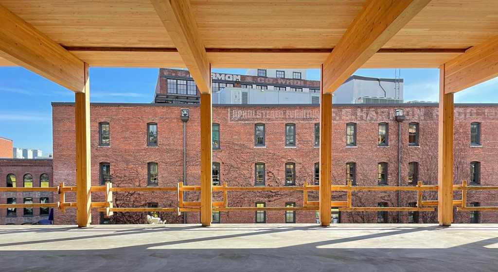 imgi_43_UWT-Milgard_Glulam-CLT-2000×1500-98a11970-f20f-4ae1-9233-a194dd2432a5_ywkjff.webp
